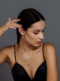 Серьги из&nbsp;серебра с&nbsp;топазом и&nbsp;фианитом