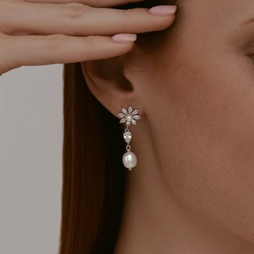 Серьги из серебра с жемчугом и фианитом