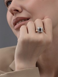 Кольцо из золота с сапфиром и Бриллиантом