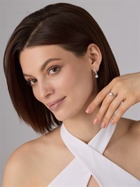 Серьги из серебра с фианитом