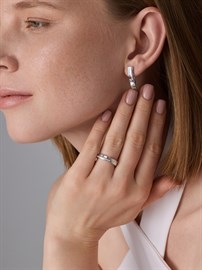 Кольцо из серебра с фианитом