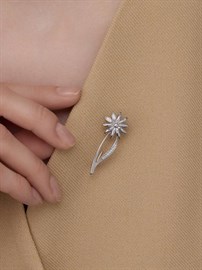 Брошь из серебра с фианитом