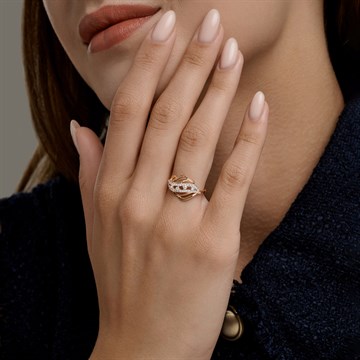 Кольцо из&nbsp;золота с&nbsp;фианитом