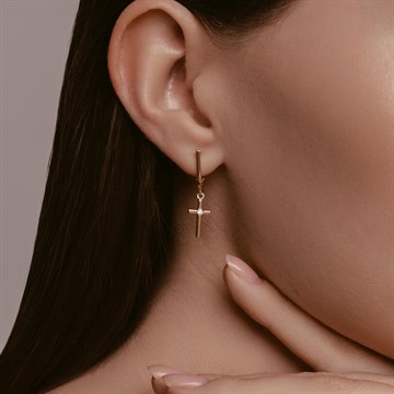 Серьги из&nbsp;золота с&nbsp;фианитом