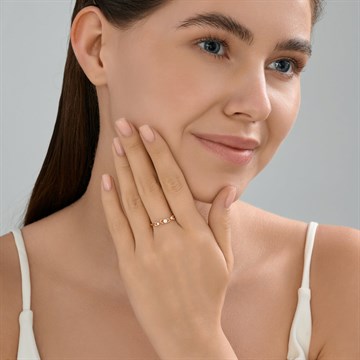 Кольцо из&nbsp;золота с&nbsp;фианитом