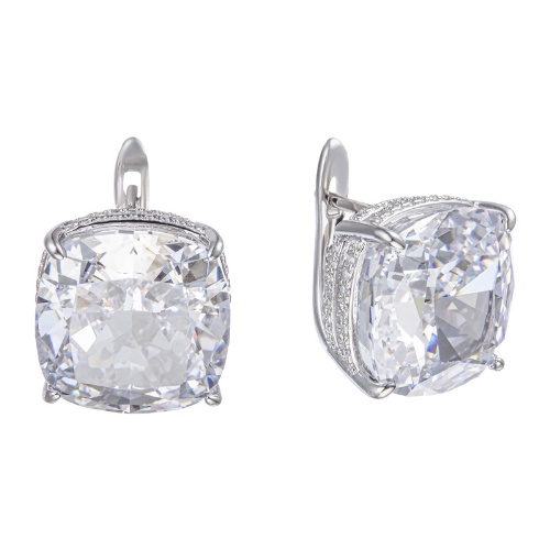 Серьги из&nbsp;серебра с&nbsp;фианитом
