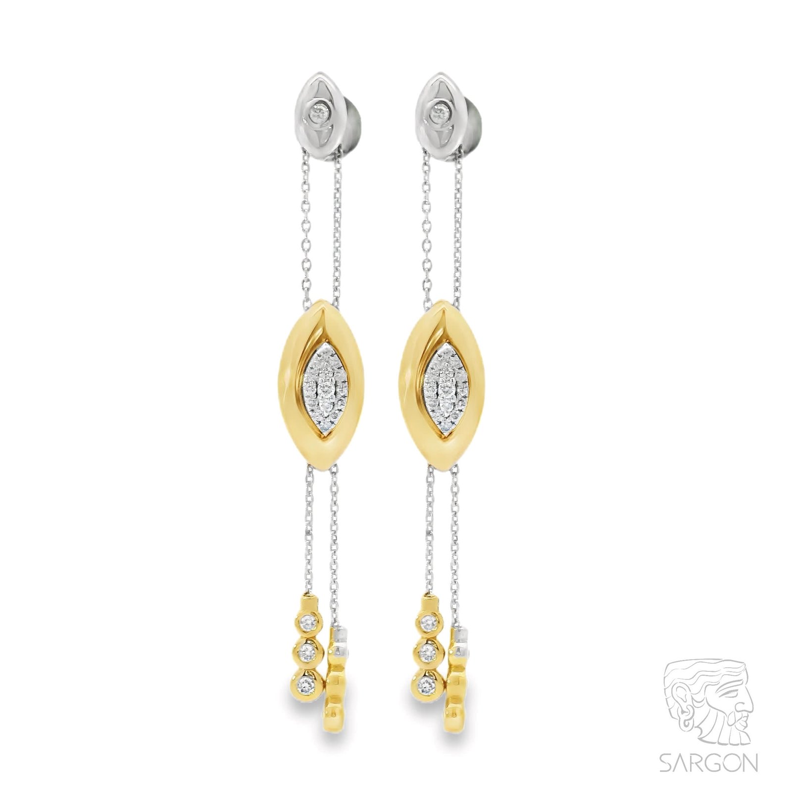 Серьги из&nbsp;белого золота с&nbsp;Бриллиантом