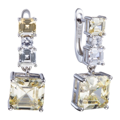 Серьги из&nbsp;серебра с&nbsp;фианитом