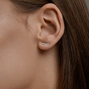 Серьга из&nbsp;золота с&nbsp;фианитом