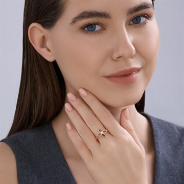 Кольцо из&nbsp;золота с&nbsp;фианитом