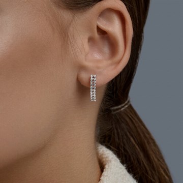 Серьги из&nbsp;золота с&nbsp;фианитом