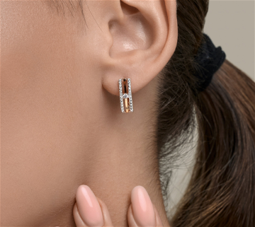 Серьги из&nbsp;золота с&nbsp;фианитом