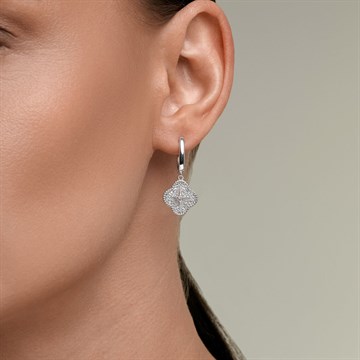 Серьги из&nbsp;серебра с&nbsp;фианитом