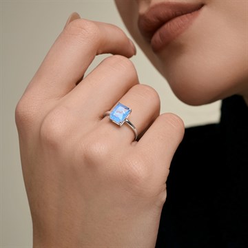 Кольцо из&nbsp;серебра с&nbsp;кварцем