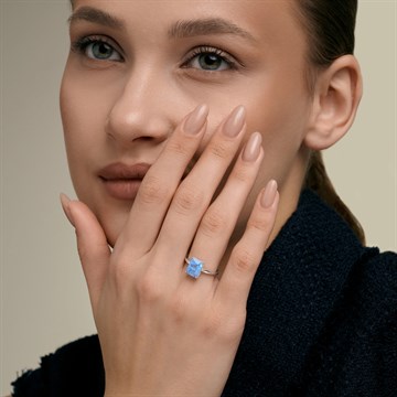 Кольцо из&nbsp;серебра с&nbsp;кварцем