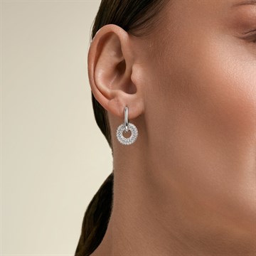 Серьги из&nbsp;серебра с&nbsp;фианитом