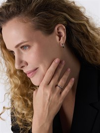 Серьги из&nbsp;золота с&nbsp;Бриллиантом