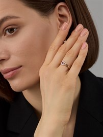 Кольцо из&nbsp;золота с&nbsp;рубином и&nbsp;Бриллиантом