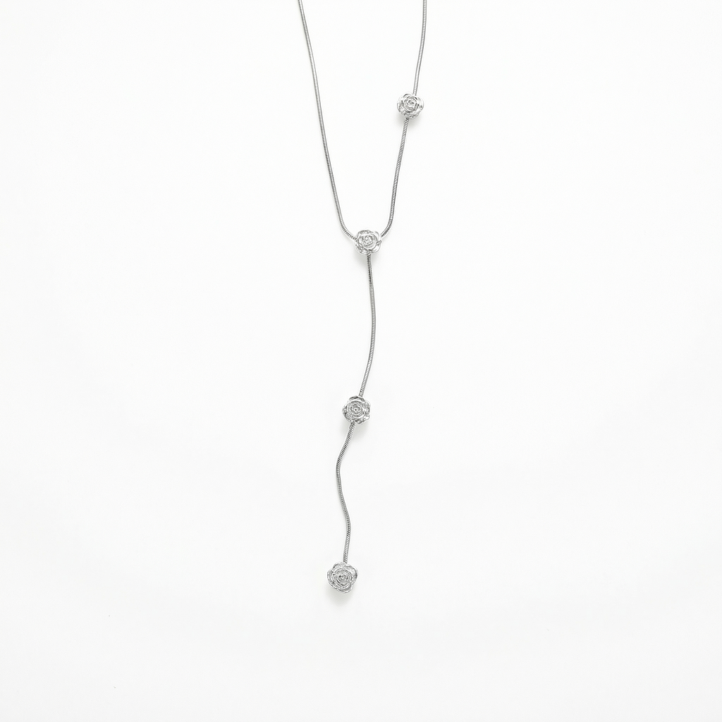 Колье из&nbsp;бижутерии