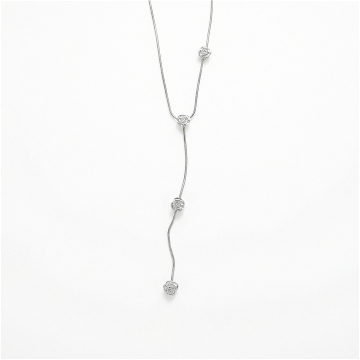 Колье из&nbsp;бижутерии