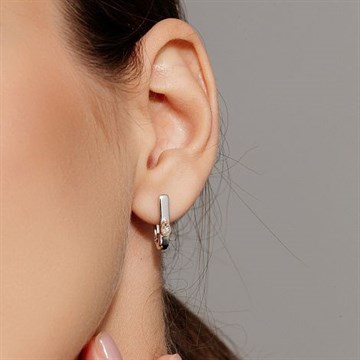 Серьги из&nbsp;серебра с&nbsp;Бриллиантом