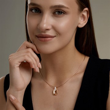Подвеска из&nbsp;золота с&nbsp;фианитом