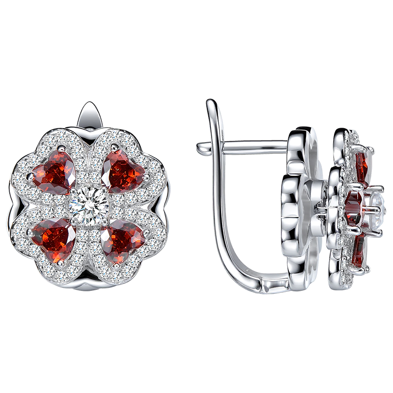 Серьги из&nbsp;серебра с&nbsp;фианитом